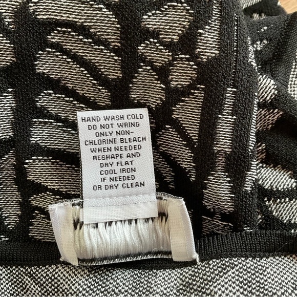 Carmen Mark Valvo Black Grey Knit Midi Dress M Print Bodycon - Picture 10 of 10